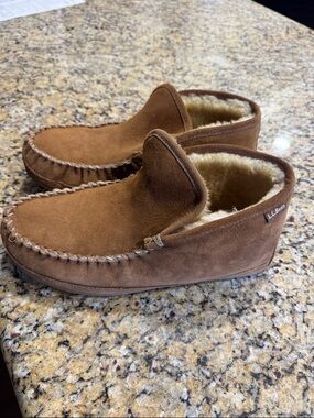 L.L. Bean Chestnut Suede Shearling Lined Moccasin Slippers